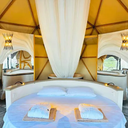 In Out Glamping Luxury tent